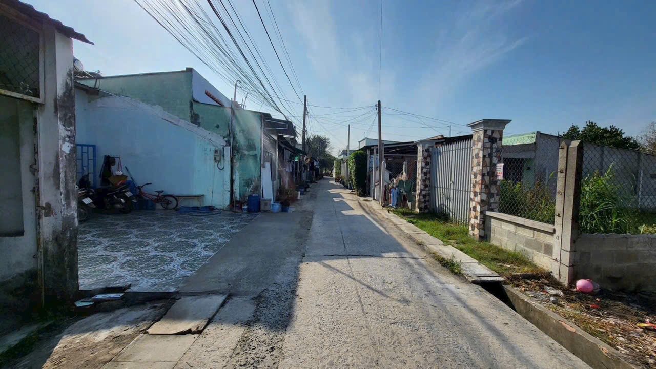 Nhà 2 mặt tiền Tân Thông Hội 50m² giá 1.3 tỷ - Cơ hội đầu tư tuyệt vời!