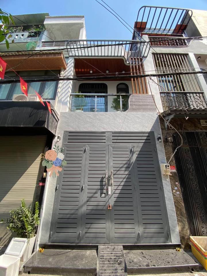 Nhà đẹp 2 tầng tại Gò Vấp 37m² giá 5.2 tỷ - Sẵn sàng vào ở ngay!