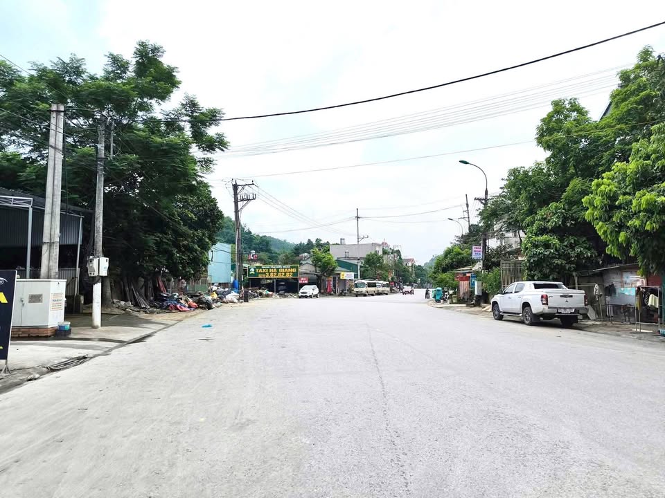 Nhà riêng gần Trường Chuyên Hà Giang 100m² giá 1.6 tỷ - Vị trí đắc địa, ô tô vào tận nơi!