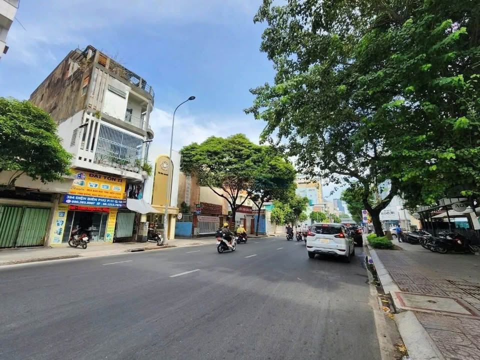 Bán gấp FrontHouse mặt tiền Điện Biên Phủ, Quận 10 - Diện tích 160m², giá 120 tỷ!