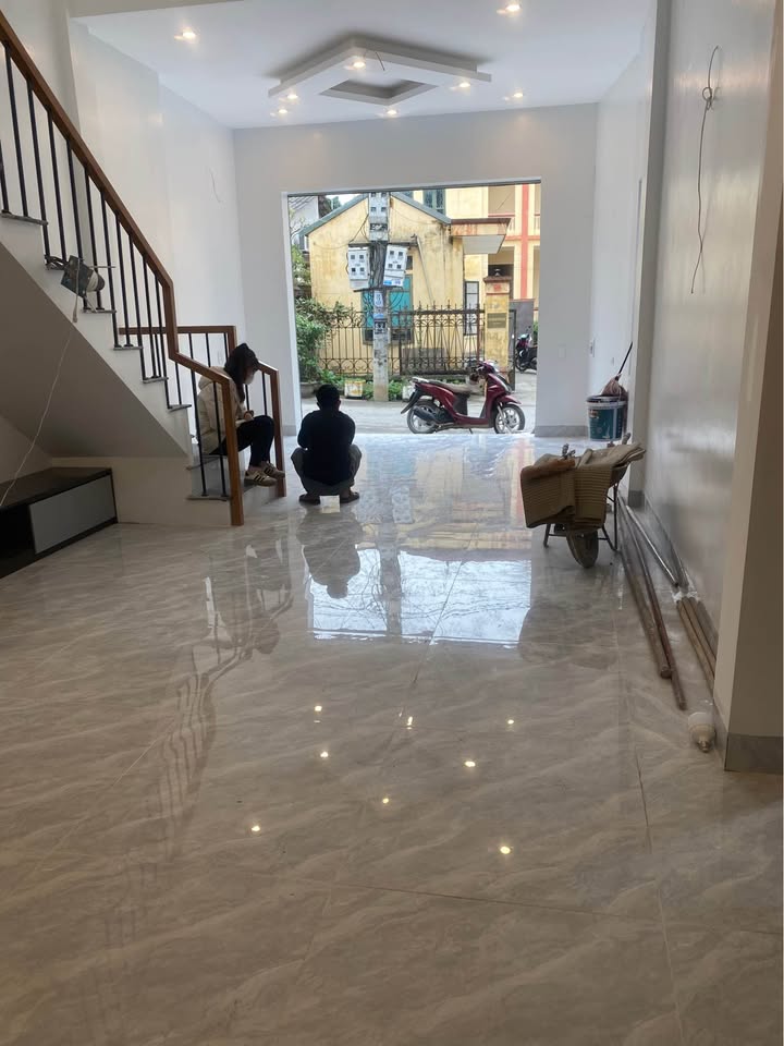 Nhà mới hoàn thiện 2,5 tầng tại KM6 Ngõ 42 đường Phan Đăng Lưu, 74,1m² giá 1 tỷ - Sẵn sàng vào ở ngay!