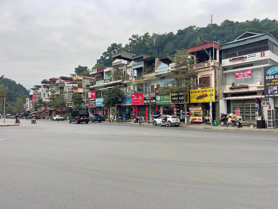 Nhà mặt tiền kinh doanh đường Hàm Nghi, Lào Cai 120m² giá 7 tỷ - Sẵn sàng đầu tư ngay!