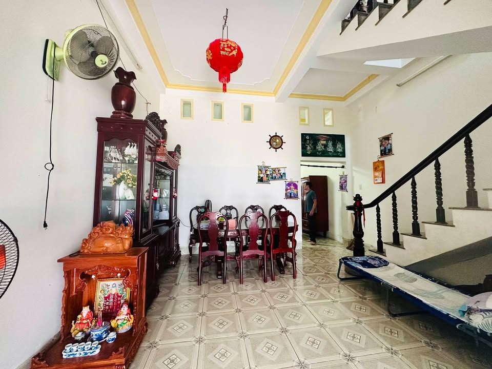 Nhà trệt lầu 2 mâm đúc hẻm 29 Nguyễn Thông, 60m² giá 2.8 tỷ - Chính chủ thương lượng