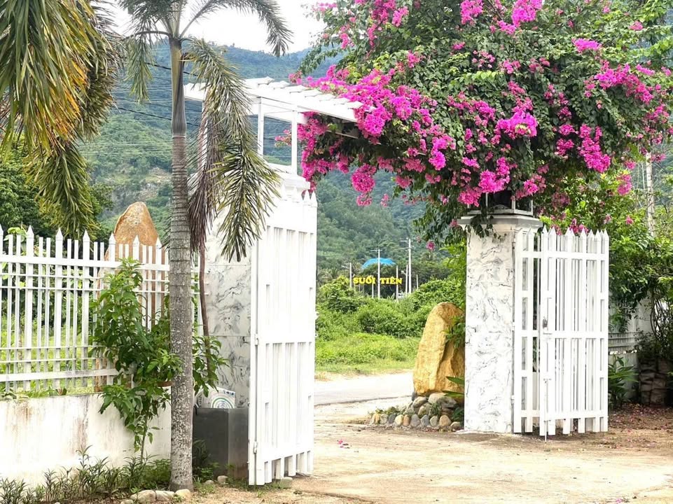 Đất vườn 1365m² giá 2.6 tỷ - Mặt tiền đường nhựa KDL Suối Tiên!