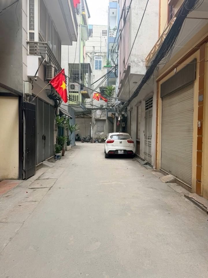 Nhà phố Nguỵ Như Kon Tum, 30m² giá 7.95 tỷ - Sổ đỏ chính chủ, ô tô cách 15m!