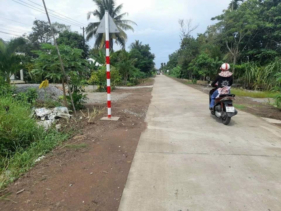 Bán đất mặt tiền kênh Đòn Dong, Thạnh Lộc, Châu Thành, 1115m² - Hướng Tây Bắc, giá 2.1 tỷ!