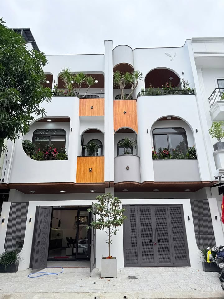 Nhà mặt tiền đường Hòa Minh, Đà Nẵng 70m² giá 7.89 tỷ - Sẵn sàng vào ở ngay!