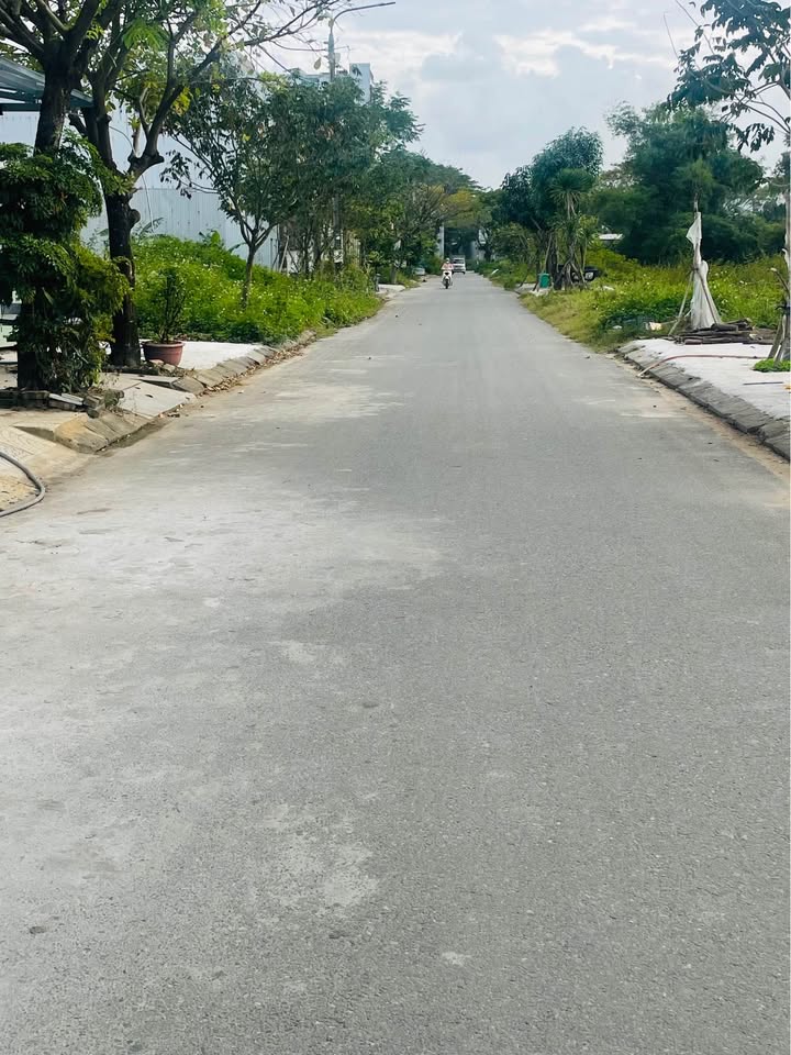 Đất nền Đà Nẵng 92,5m² giá 4,5 tỷ - View công viên thoáng mát!