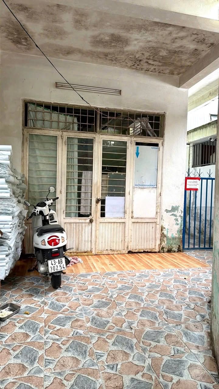 Nhà 2 tầng Hoàng Hoa Thám 30m² giá 2.69 tỷ - Vị trí trung tâm thuận lợi!