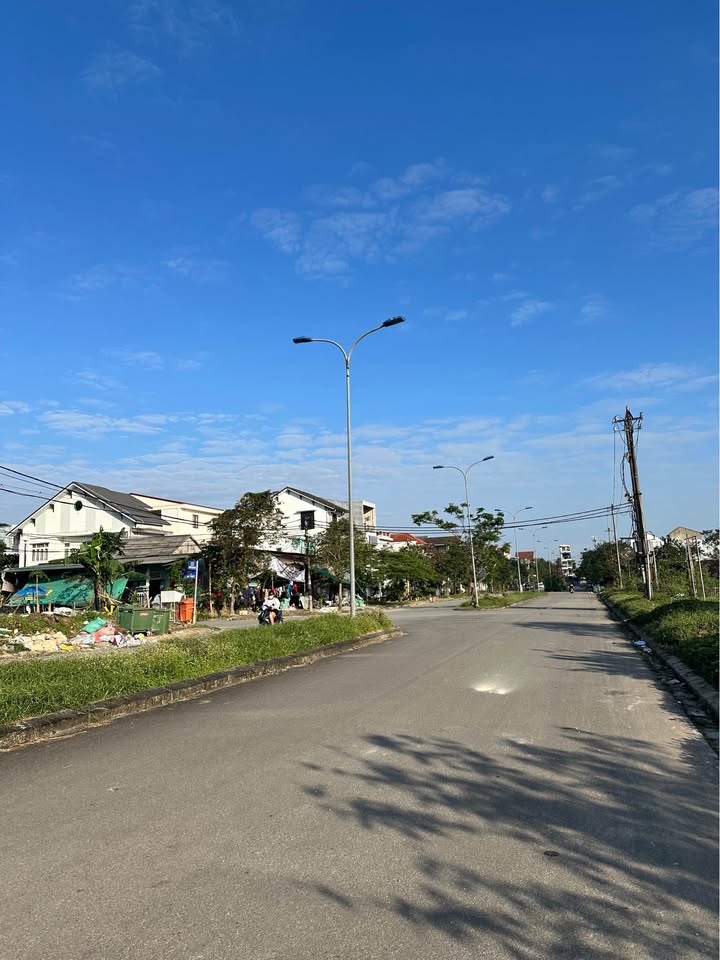 FrontHouse 100m² Đường Nguyễn Văn Đào, Phường Thủy Xuân giá 4.3 tỷ - Cơ hội đầu tư hiếm có!