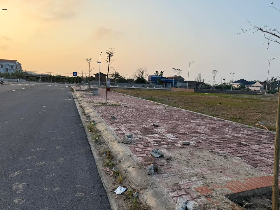 Nhà riêng Hải Thắng, Huyện Tiên Lữ 100m² giá 2.5 tỷ - Gần gũi thiên nhiên!