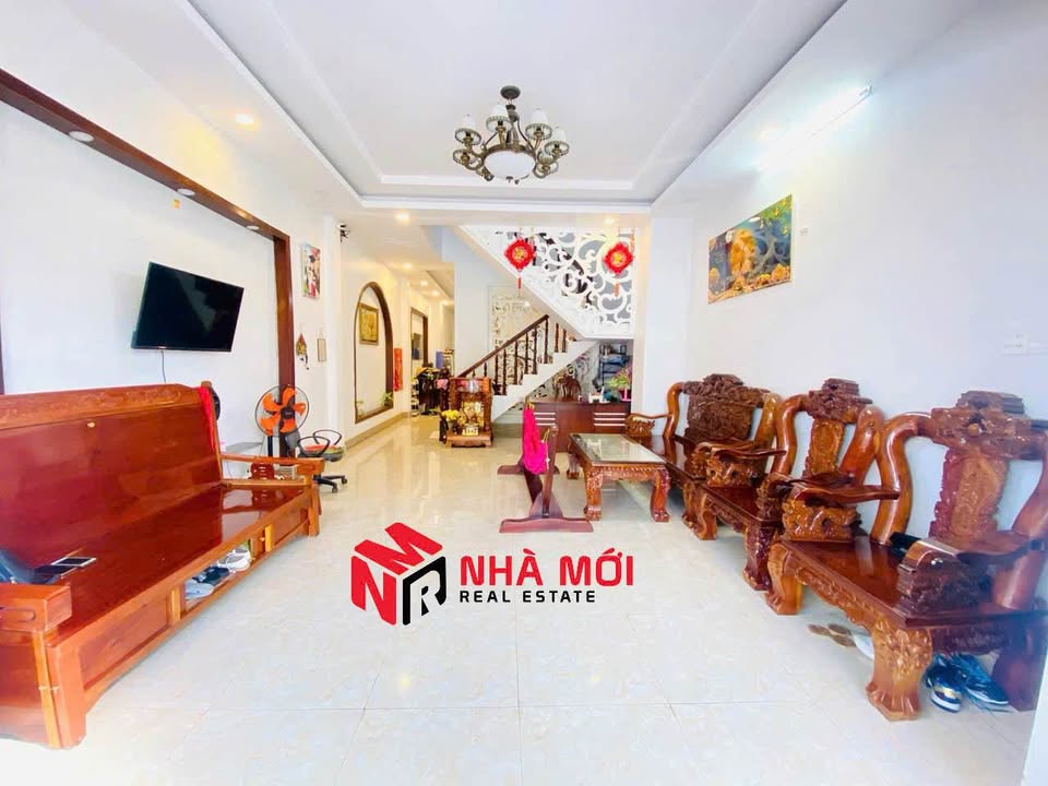 Nhà 1 Trệt 1 Lầu tại Ngô Quyền, Cà Mau 96m² giá 2.4 tỷ - Đầu tư sinh lời!