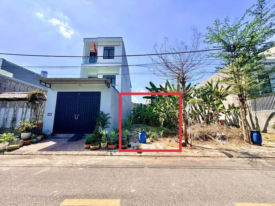 Đất thổ cư 110m² Phường Tân Đông Hiệp giá 3.6 tỷ - Lô đất chính chủ, vị trí đẹp!