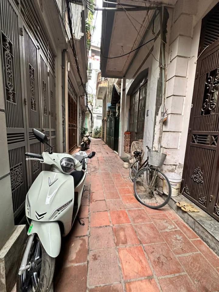 Nhà cấp 4 Trần Cung Bắc Từ Liêm 49m² giá 7.6 tỷ - Sổ đỏ chính chủ!