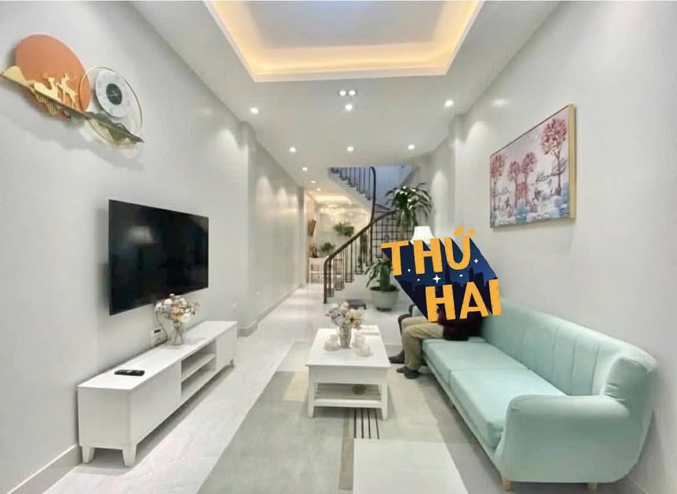Nhà phố Hồng Mai, Quận Hai Bà Trưng 40m² giá 10 tỷ - Thiết kế hiện đại, ô tô đỗ cửa!