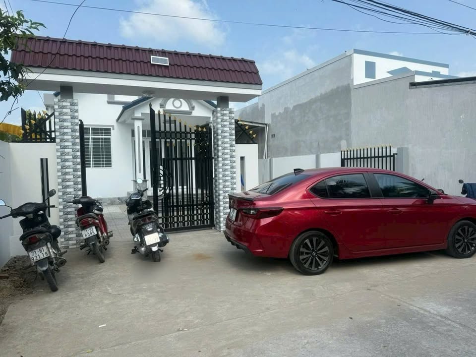 Nhà mặt tiền đường Kênh Tập Đoàn 2, Phú Tân, 310m² - Sổ hồng chính chủ, giá tốt!