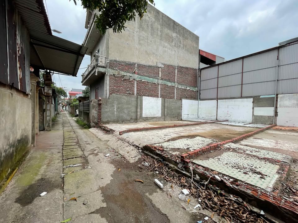 Nhà riêng Phường Phù Khê 58,5m² giá 1 tỷ - Ô tô vào tận nhà