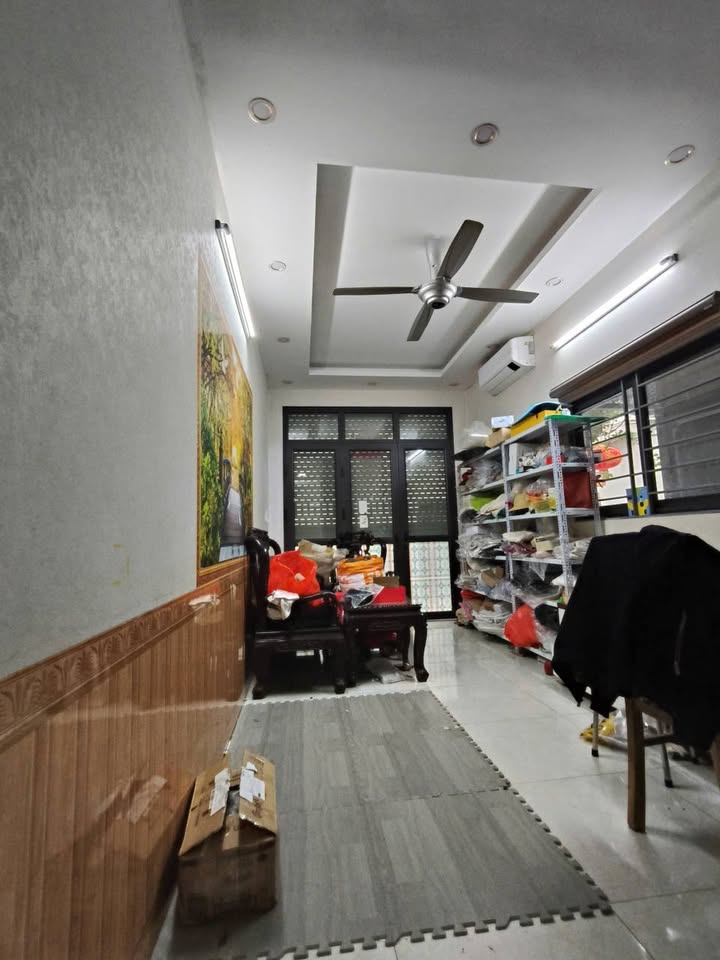 Nhà 4 tầng Tập thể Xưởng Mộc, Thanh Trì 67.6m² giá chỉ 10 tỷ - Bán gấp trước Tết!