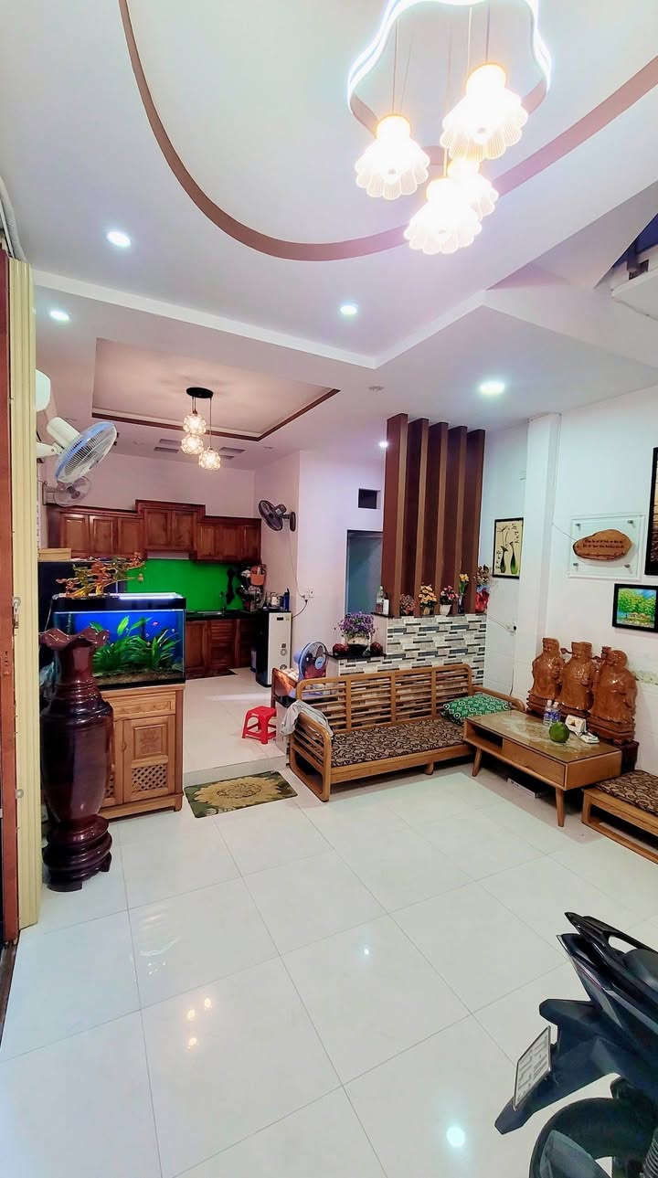 Nhà hẻm 4m Đường Thanh Niên, 41m², giá 3.23 tỷ - An ninh tốt, tiện ích đầy đủ!