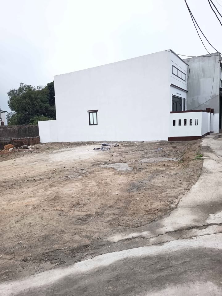 Đất nền Xã Quảng La 72m² giá 600 triệu - Sổ đỏ chính chủ, đường ô tô