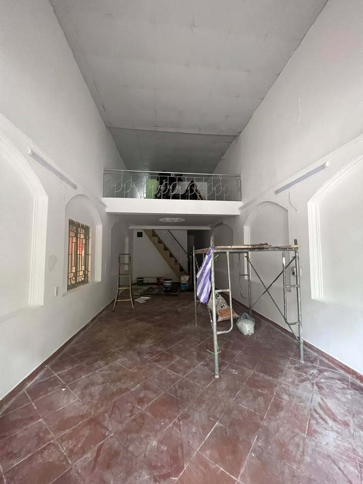 Nhà cấp 4 mặt đường Trần Đăng Ninh, 72m² giá 3 tỷ - Mặt tiền rộng, 2 mặt thoáng