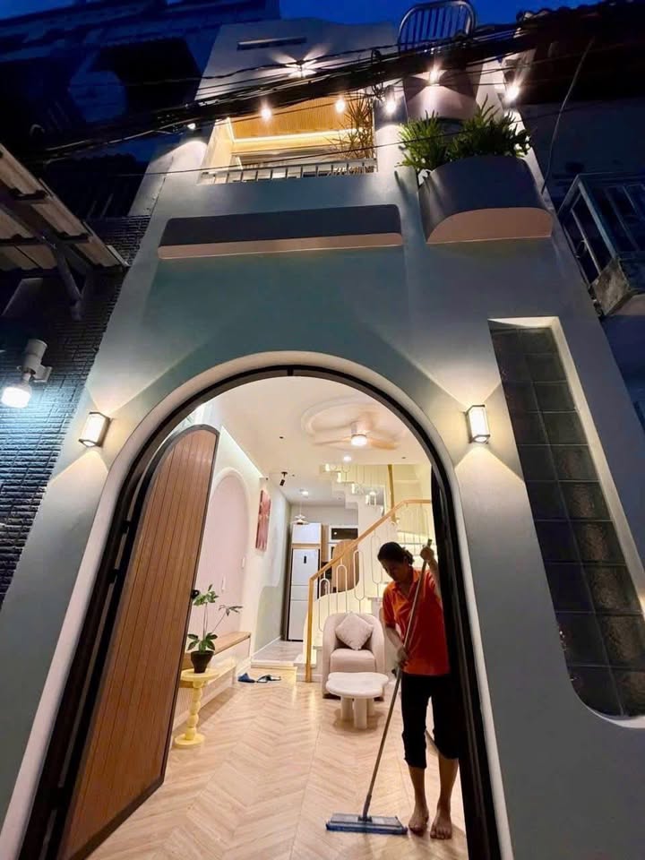 Nhà đẹp Gò Vấp 21m² giá 3.95 tỷ - Nội thất full tiện nghi!