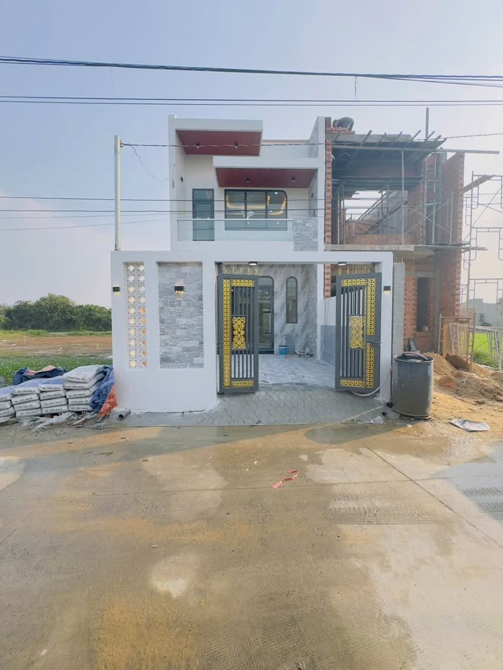 Nhà phố Tân Trụ 121m² giá 2.55 tỷ - Thiết kế sang trọng, vào ở ngay!