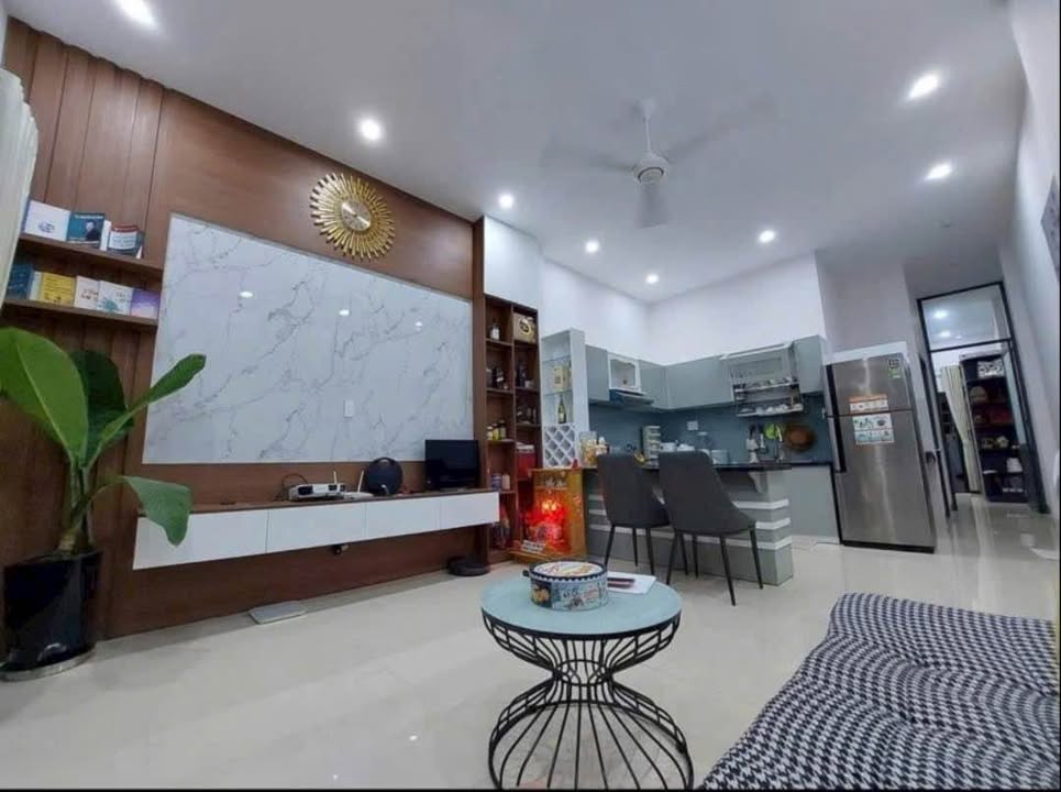 Nhà hẻm 215 Lưu Chí Hiếu, Phường 10, 82m² giá 2.675 tỷ - Sang trọng, ô tô vào tận nhà!