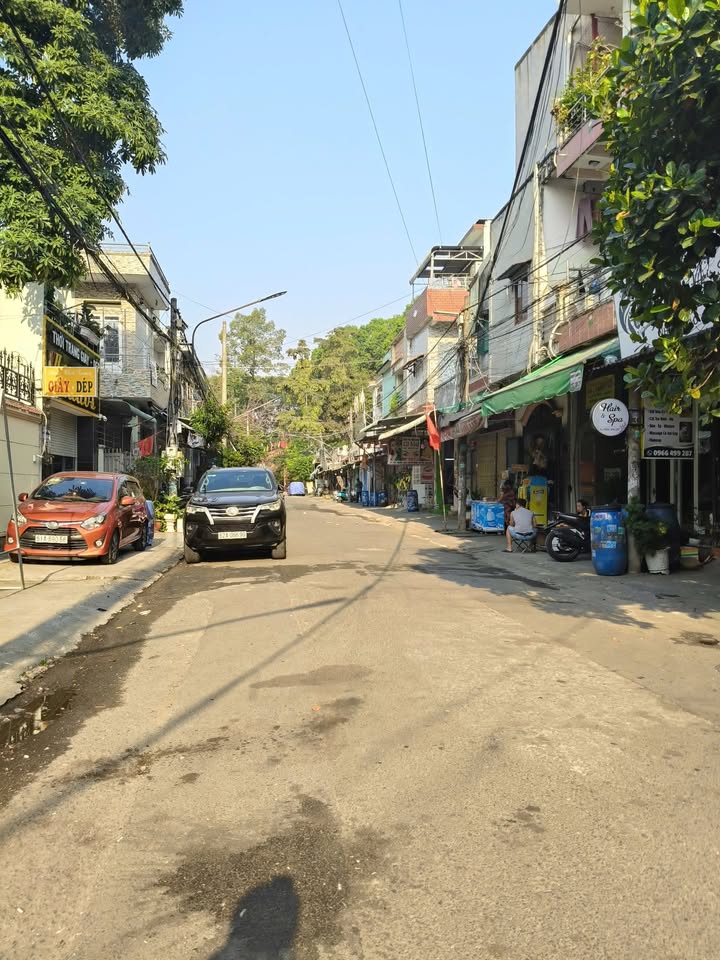 Nhà trọ Dĩ An 150m² giá 6.15 tỷ - Thu nhập 20 triệu/tháng