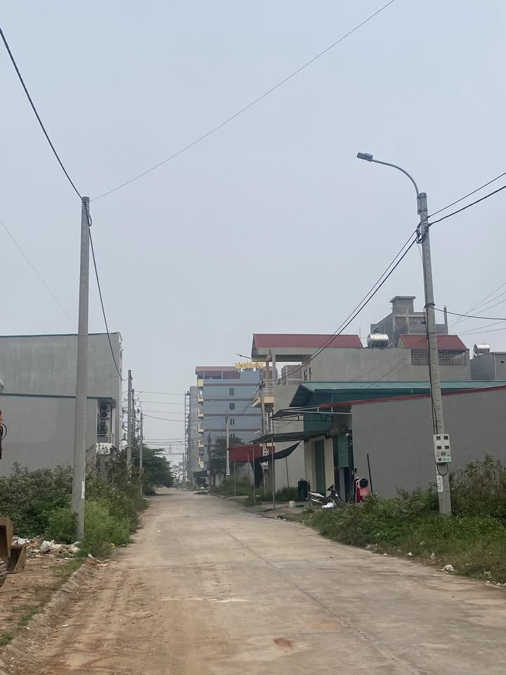 Nhà riêng Phường Quế Tân 72m² giá 3 tỷ - Không lỗi phong thủy, thuận tiện giao thông!