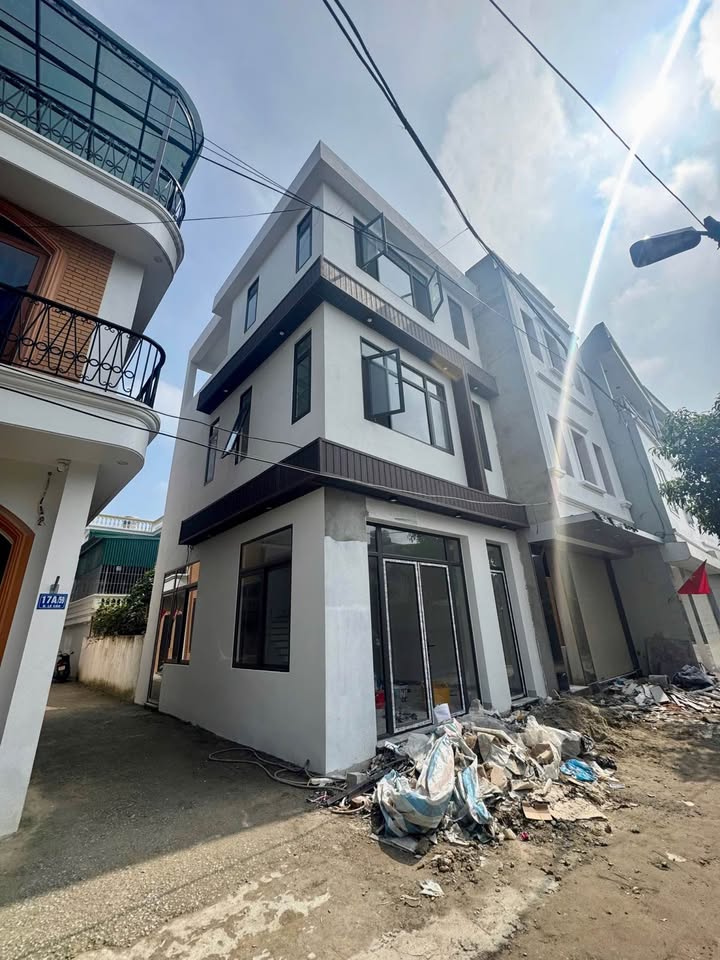 Nhà 3 tầng Phường Đông Sơn cũ 43m² giá 3 tỷ - Vị trí trung tâm, đầy đủ công năng!