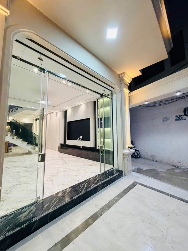 Nhà 4 tầng Đình Đông, 60m² giá 5.38 tỷ - Sân cổng riêng ô tô đỗ thoải mái!