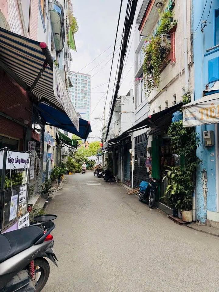 Nhà phố Hẻm Xe Hơi Huỳnh Văn Chính 45m² giá 2 tỷ - Sổ hồng riêng, vay ngân hàng dễ dàng!