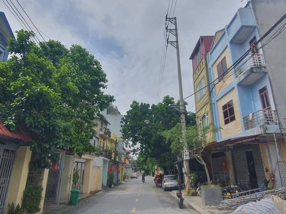 Lô đất kinh doanh đường Lê Phụng Hiểu 113.6m² giá 7 tỷ - Vị trí đẹp, tiềm năng sinh lời!