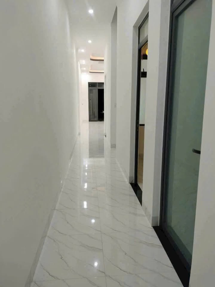 Nhà hẻm ô tô Võ Văn Kiệt 108m² giá 1.2 tỷ - Sẵn sàng vào ở ngay!