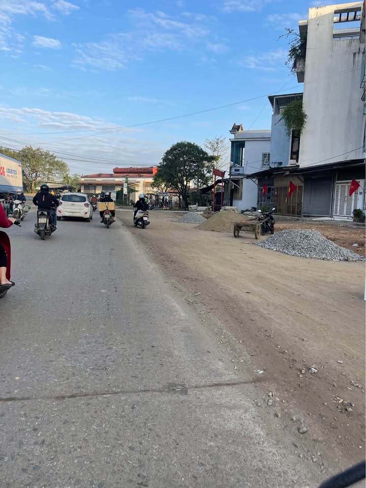 Nhà 3 tầng Nguyễn Gia Thiều 1000m² giá 8 tỷ - Chính chủ, ô tô vào tận nhà!