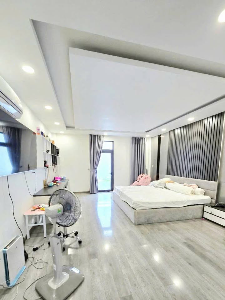 Nhà phố Tân Bình 90m² giá 13 tỷ - Vừa ở vừa kinh doanh ngay mặt tiền!