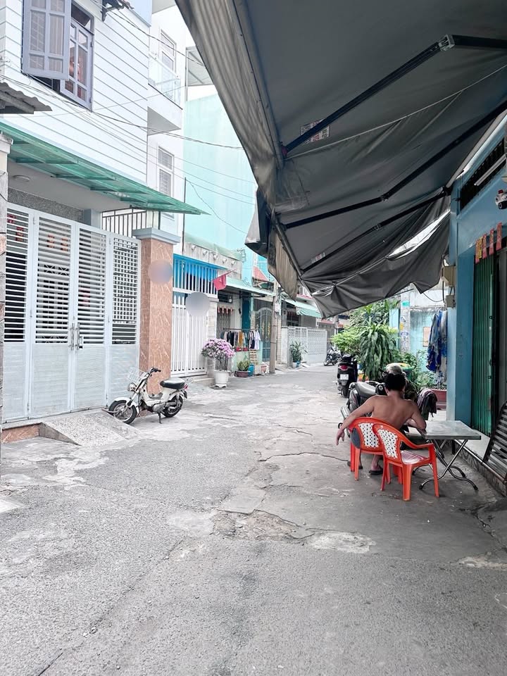 Nhà phố thương mại Tân Phú 62m² giá 7 tỷ - Sổ hồng chính chủ, tiện ích đầy đủ!