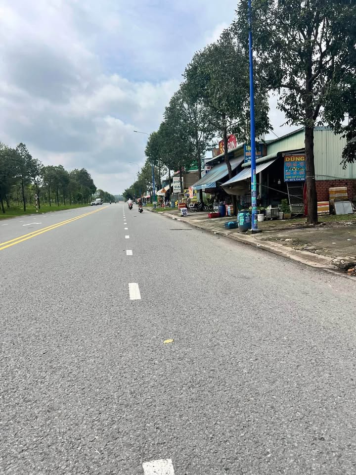 Đất thổ cư mặt tiền đường NE3, KCN Mỹ Phước 3, 150m² giá 2 tỷ - Đầu tư sinh lời ngay!