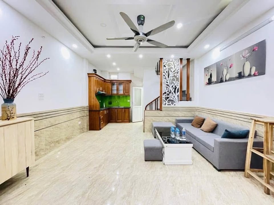 Nhà phố Lê Trọng Tấn, Quận Thanh Xuân, 36m² giá 8 tỷ - Ô tô đỗ cửa, vị trí đẹp!