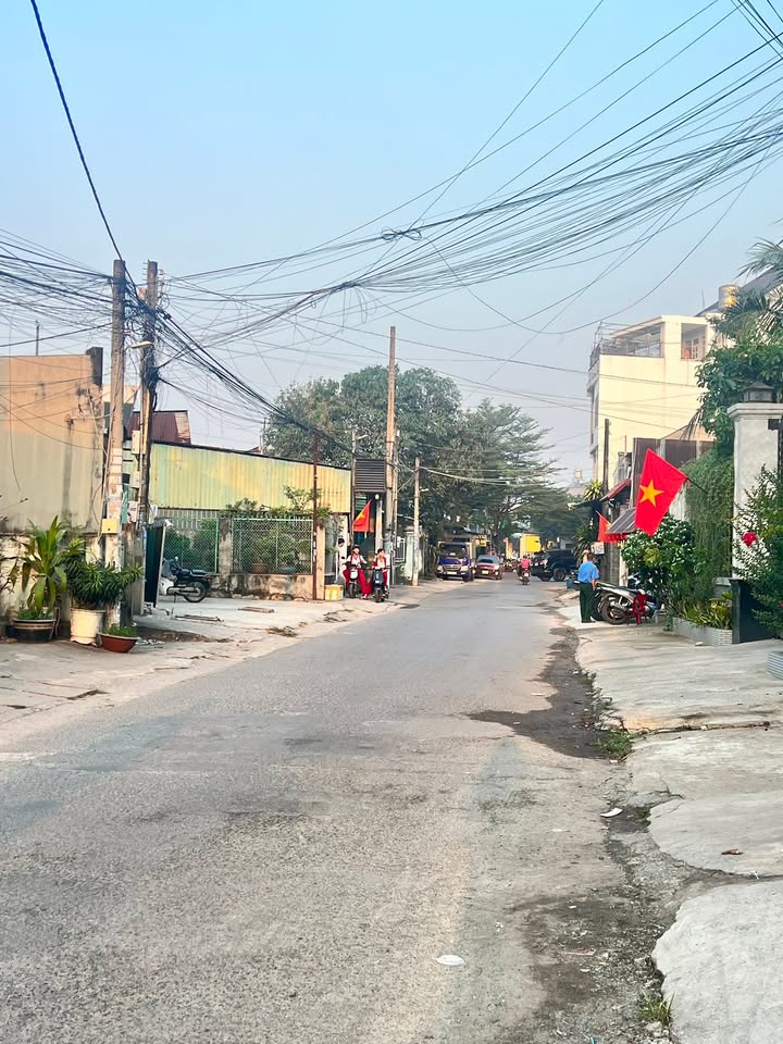 Nhà xưởng kiên cố tại Trảng Dài, Biên Hòa 370m² giá 7 tỷ - Pháp lý đầy đủ, tiện ích thuận lợi!