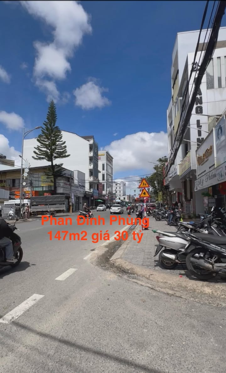 Nhà Mặt Tiền Kinh Doanh Phan Đình Phùng, Đà Lạt 147m² giá 30 tỷ - Cơ hội đầu tư hấp dẫn!