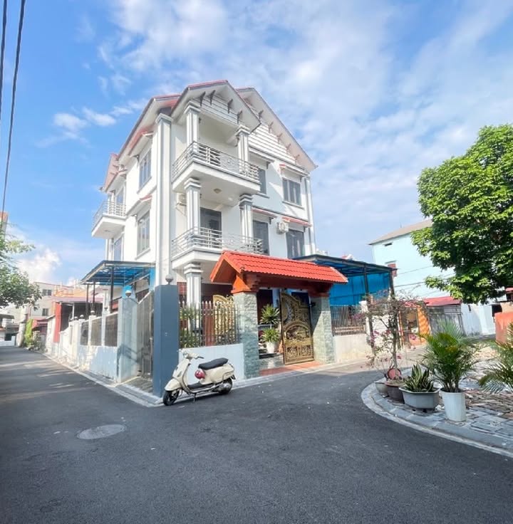 Nhà riêng Đình Tràng, Dục Tú, 60m² giá 4 tỷ - Sổ đỏ chính chủ, ô tô đỗ cửa!