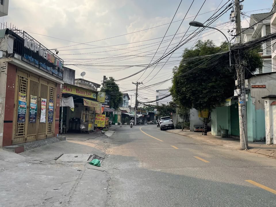 Nhà 3 tầng + 2 dãy trọ Phường Linh Tây Thủ Đức 600m² giá 37 tỷ - Đầu tư sinh lời ổn định!