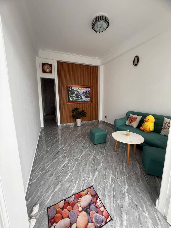 Nhà phố Đà Lạt 30m² giá 2 tỷ - Khu dân cư đông đúc, tiện ích đầy đủ!