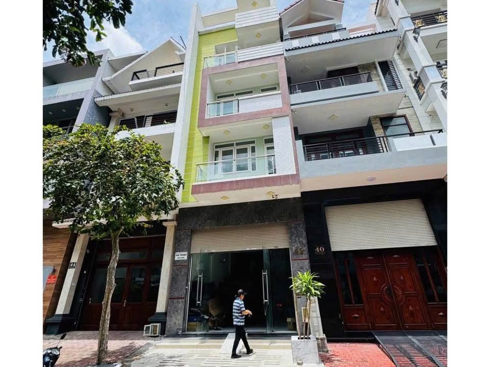 Nhà mặt tiền đường số 10 KDC Nam Long, Quận 7, 125m², Giá 18.5 tỷ - Sổ hồng riêng