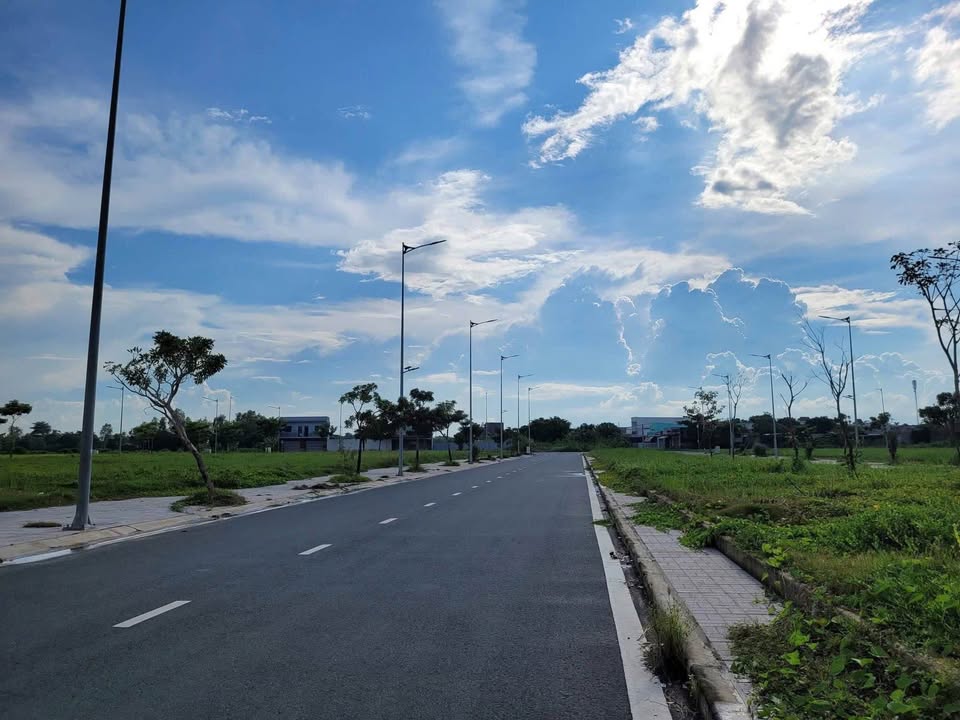 Đất nền Golden DF1, Long Xuyên 120m² giá 3 tỷ - Bán gấp mặt công viên