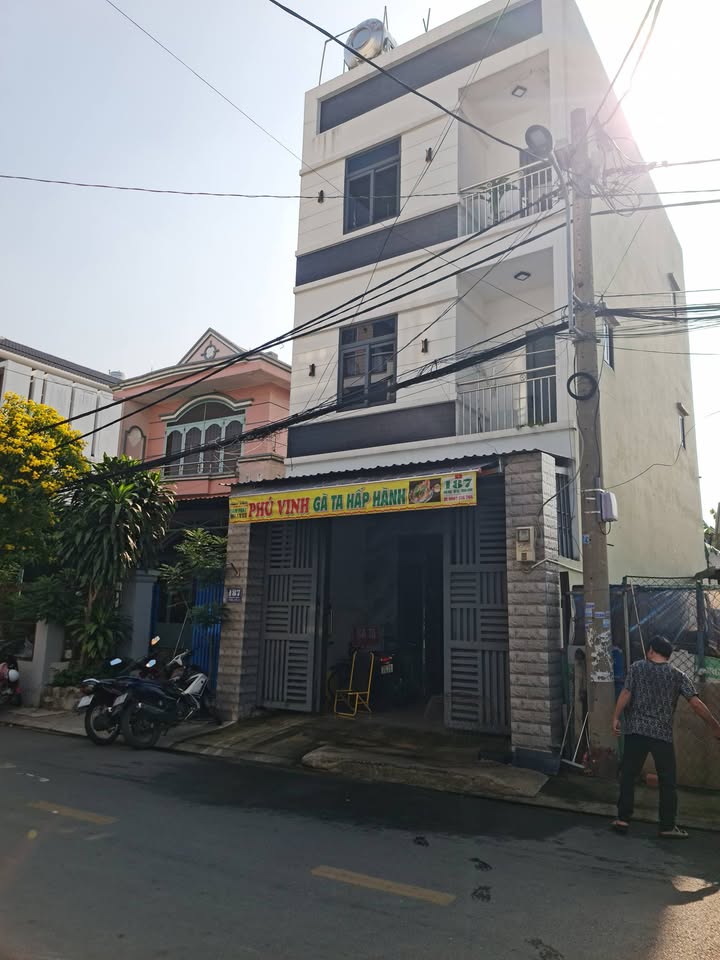 Nhà 3 tầng Hóc Môn 75m² giá 6.5 tỷ - Chính chủ cần bán gấp!