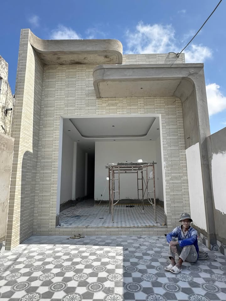 Nhà phố mới hoàn thiện tại KĐT Hoàng Tâm 99m² giá 1.4 tỷ - Sẵn sàng vào ở!