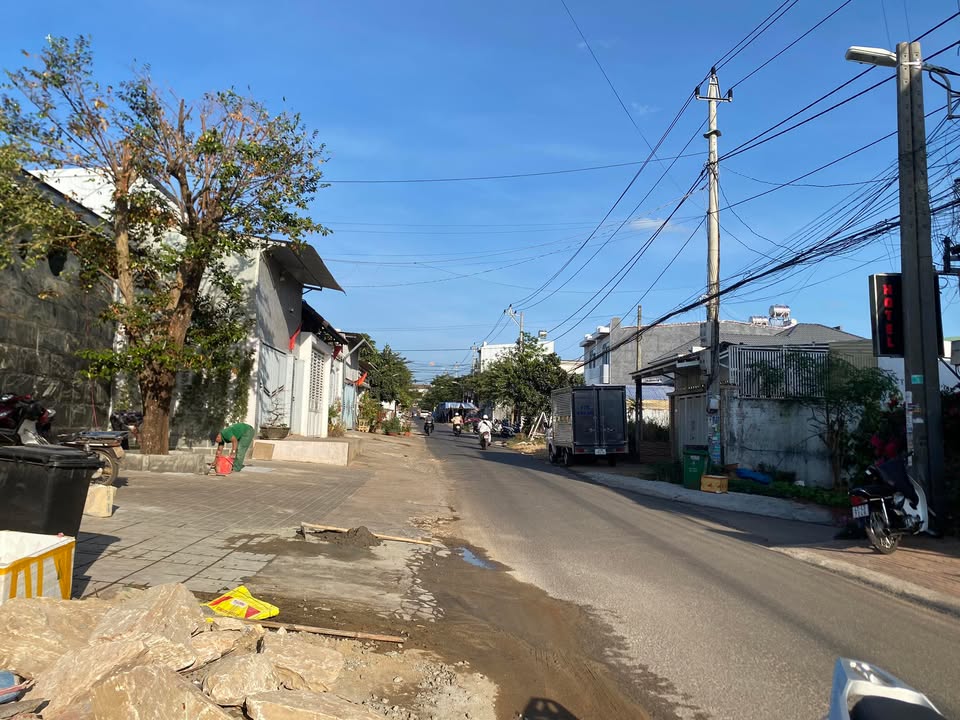 FrontHouse Đường Đỗ Xuân Hợp Buôn Ma Thuột 135m² giá 4.6 tỷ - Cơ hội đầu tư vàng!